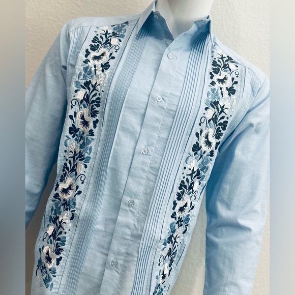 Light Blue Linen Mens Guayabera Wedding Dress Shirt Flower Embroidery Beautiful - Picture 6 of 9